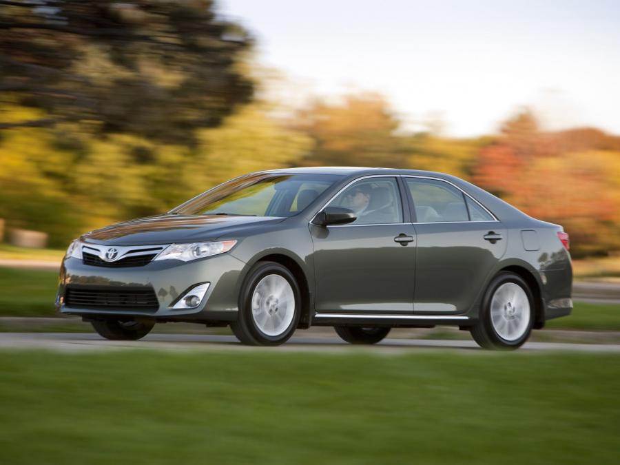  Toyota Camry XLE 2011 года  (фото 2 из 7)